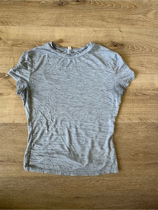 Tops - Light Heather Gray Short Sleeve Crewneck Tee
